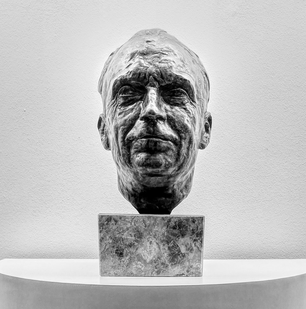 Büste_Heinrich_Grüber2